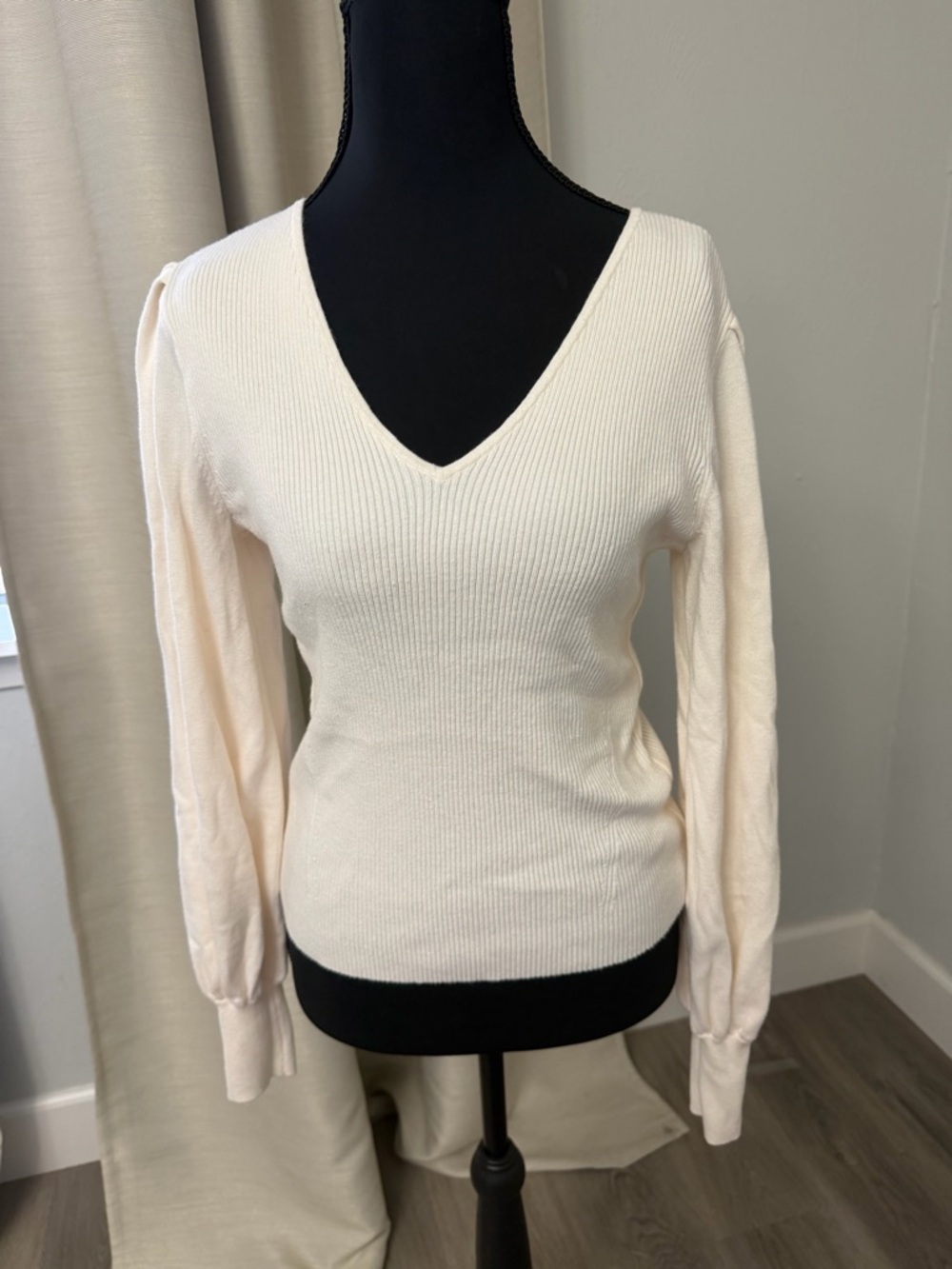 Ralph Lauren Black Label Cream V-Neck Ribbed Sweater